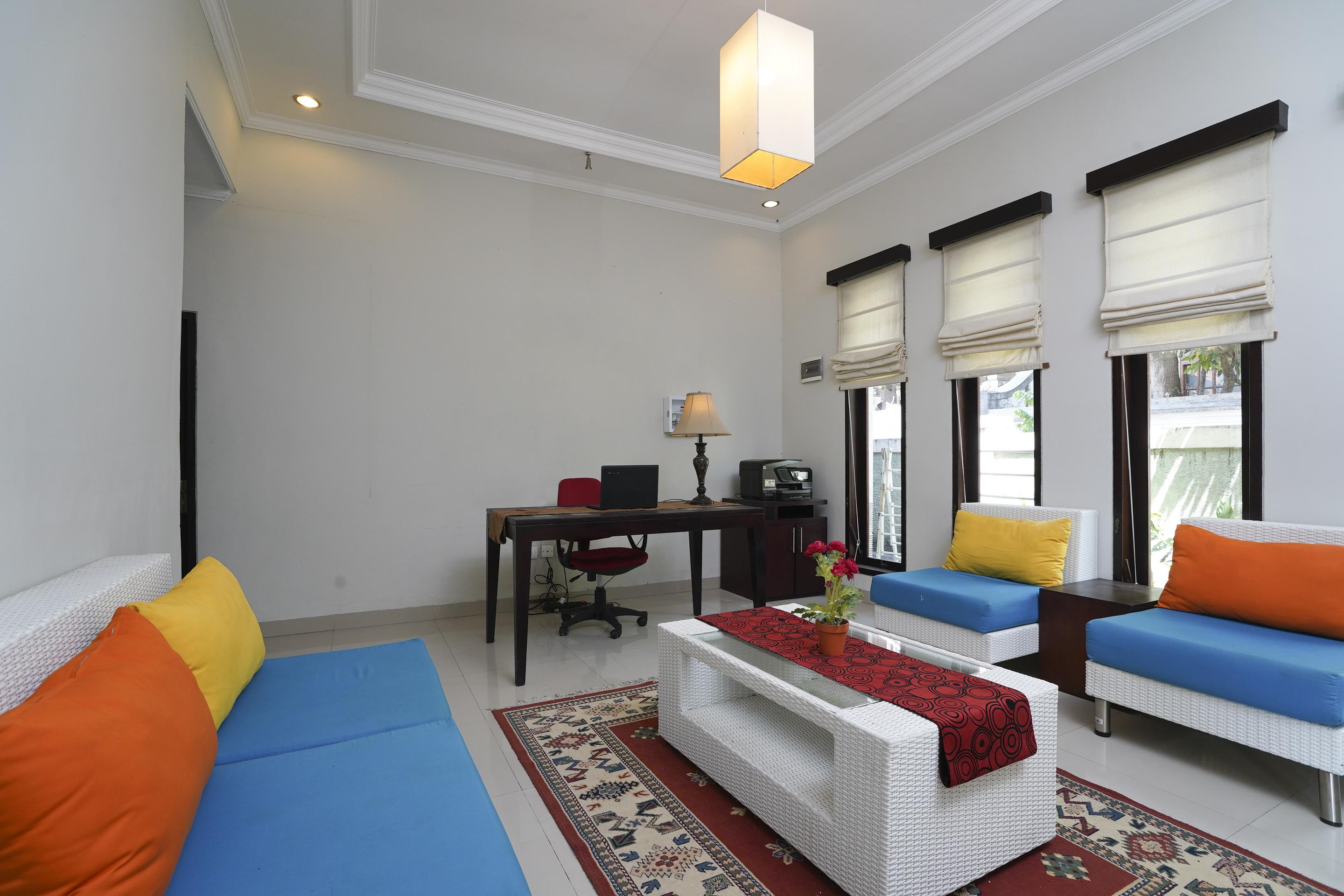 Oyo 2321 Griya Shanti Homestay Ketewel Екстериор снимка