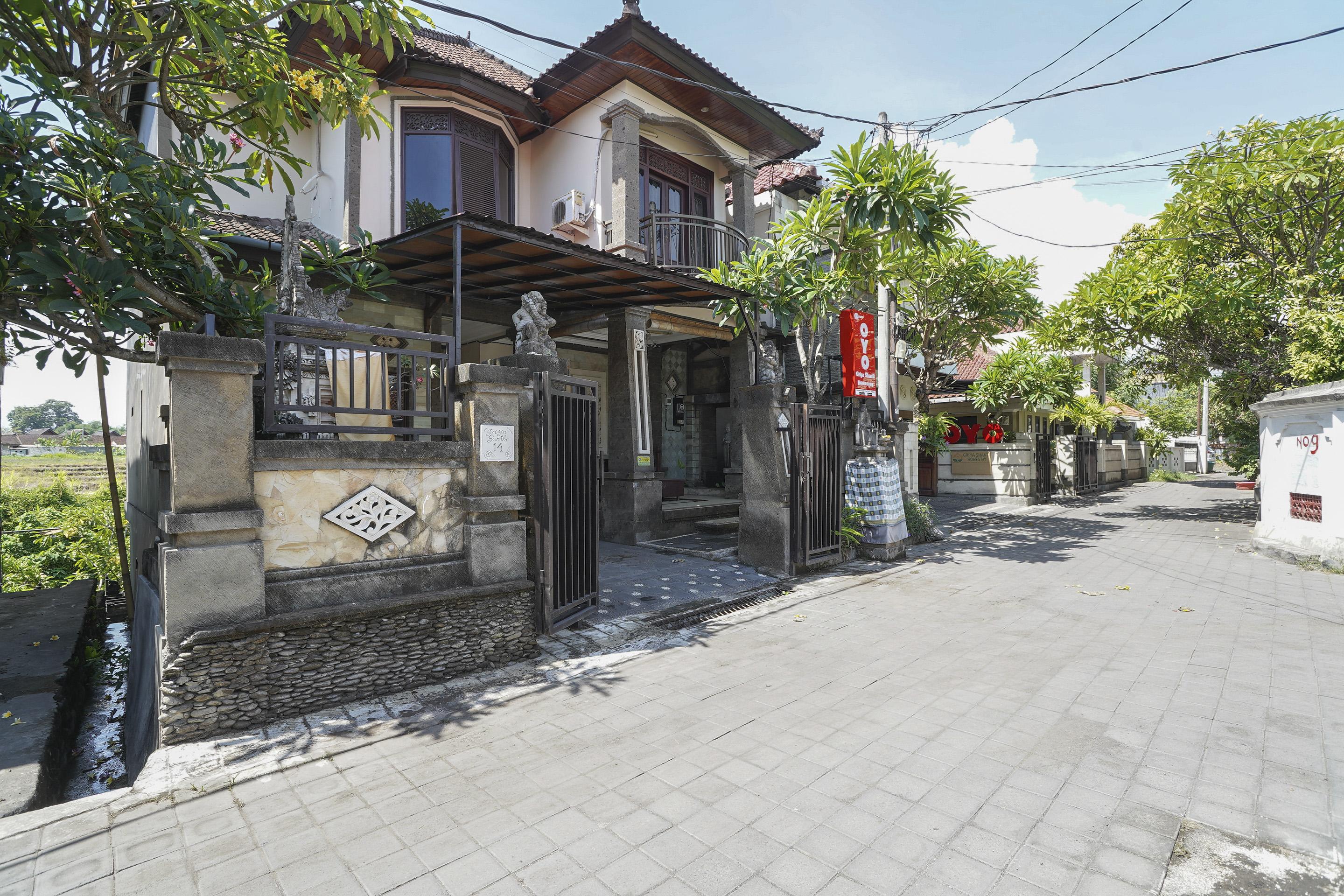 Oyo 2321 Griya Shanti Homestay Ketewel Екстериор снимка
