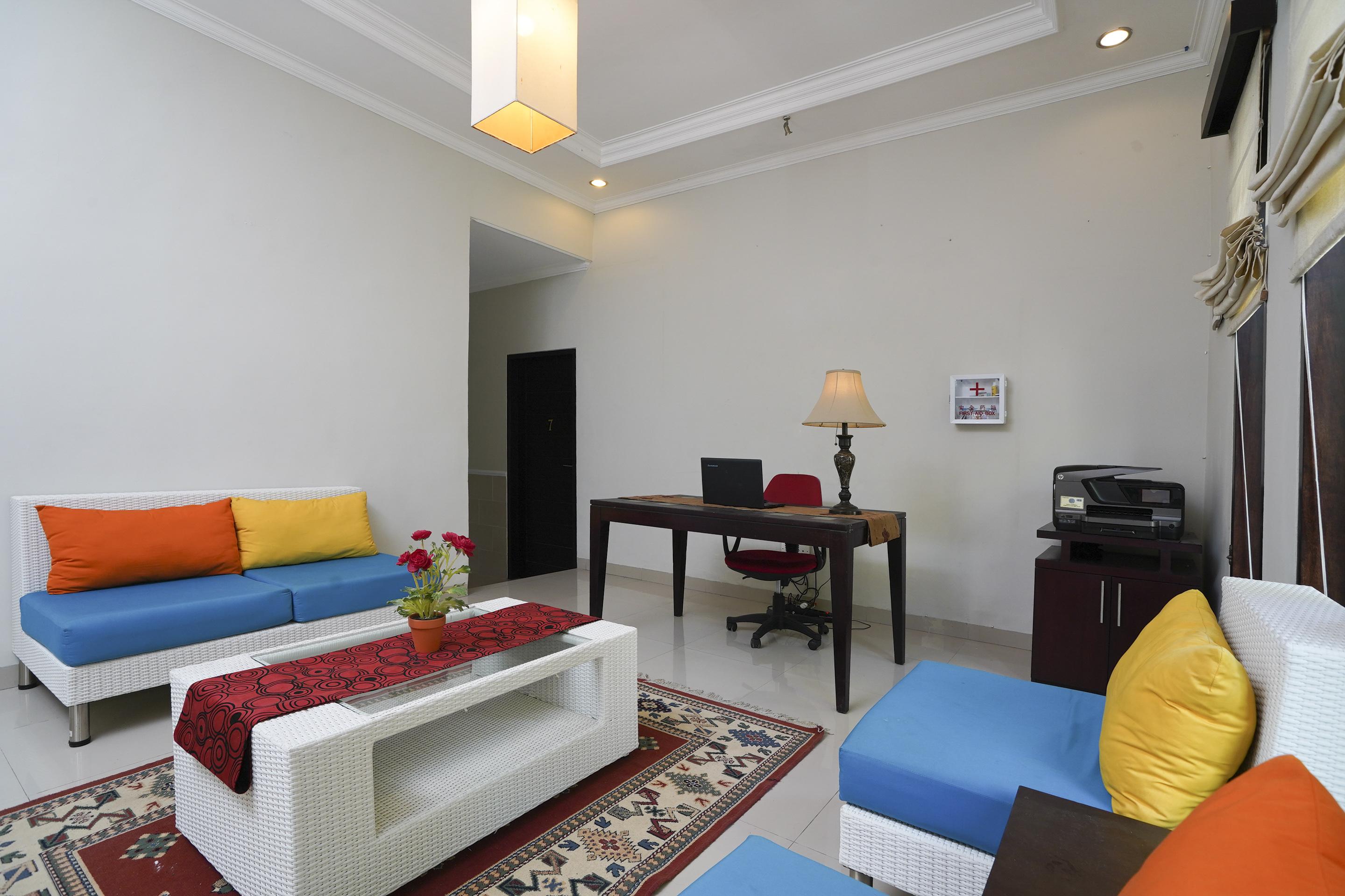 Oyo 2321 Griya Shanti Homestay Ketewel Екстериор снимка