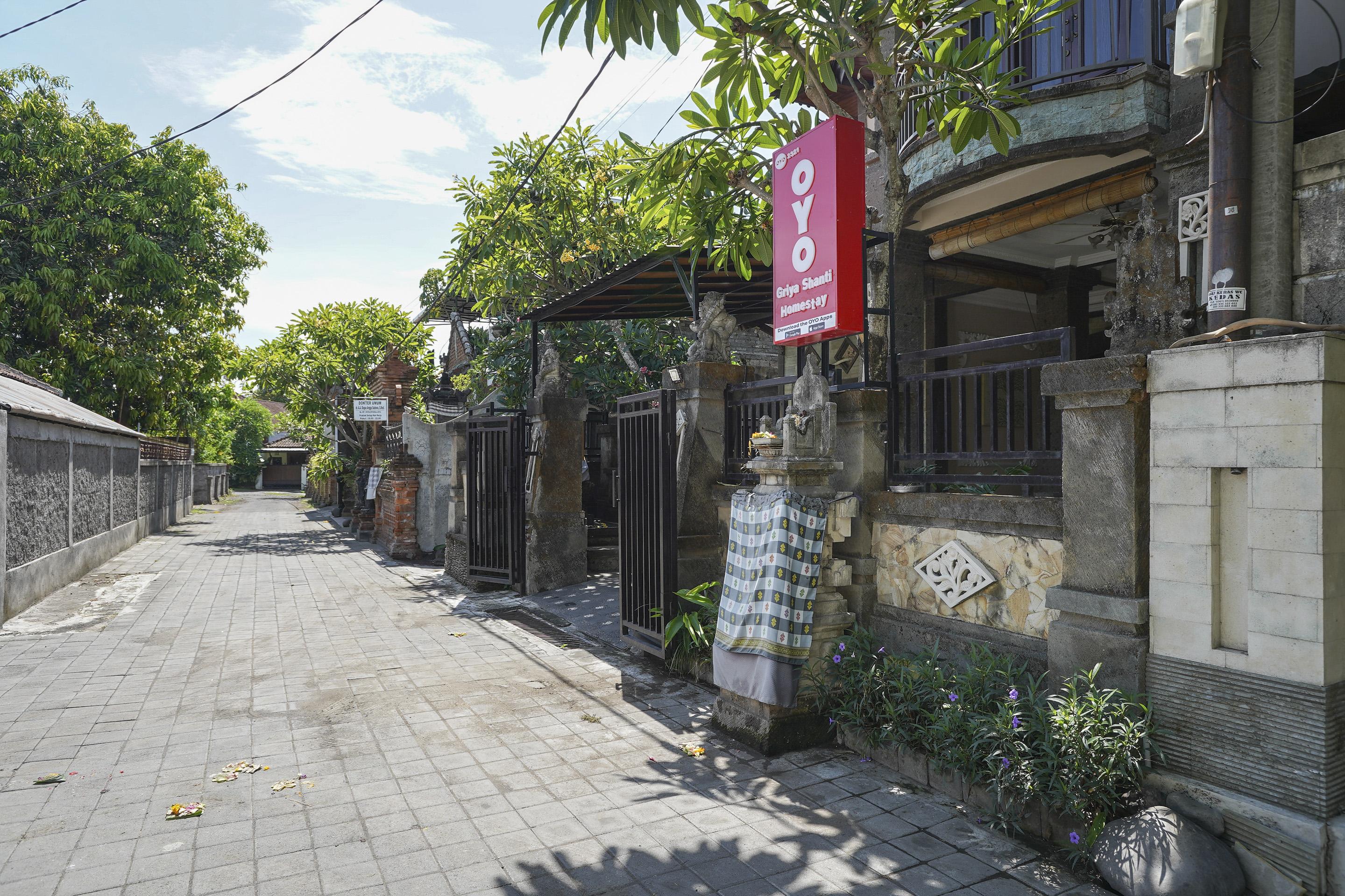 Oyo 2321 Griya Shanti Homestay Ketewel Екстериор снимка