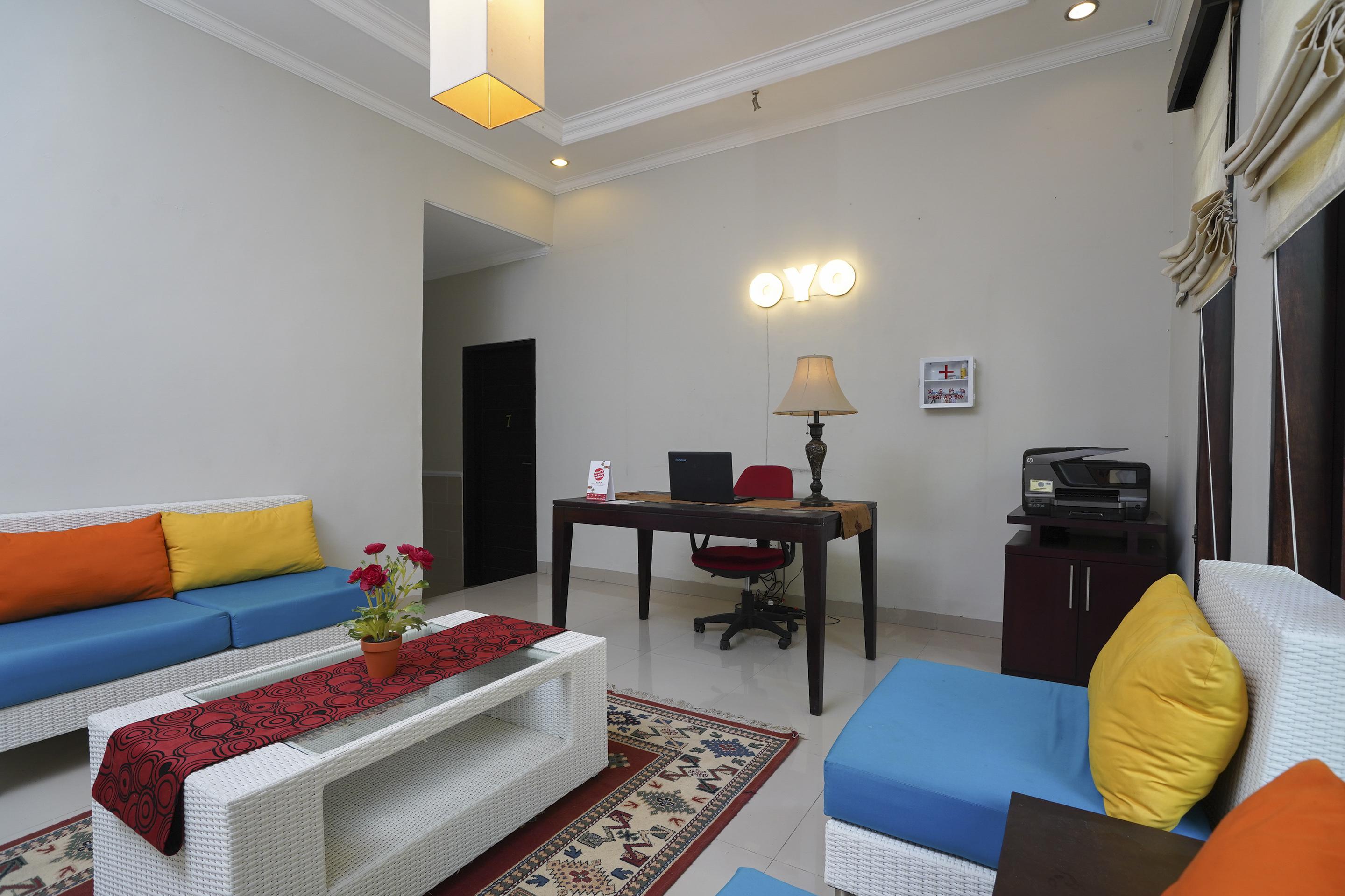 Oyo 2321 Griya Shanti Homestay Ketewel Екстериор снимка